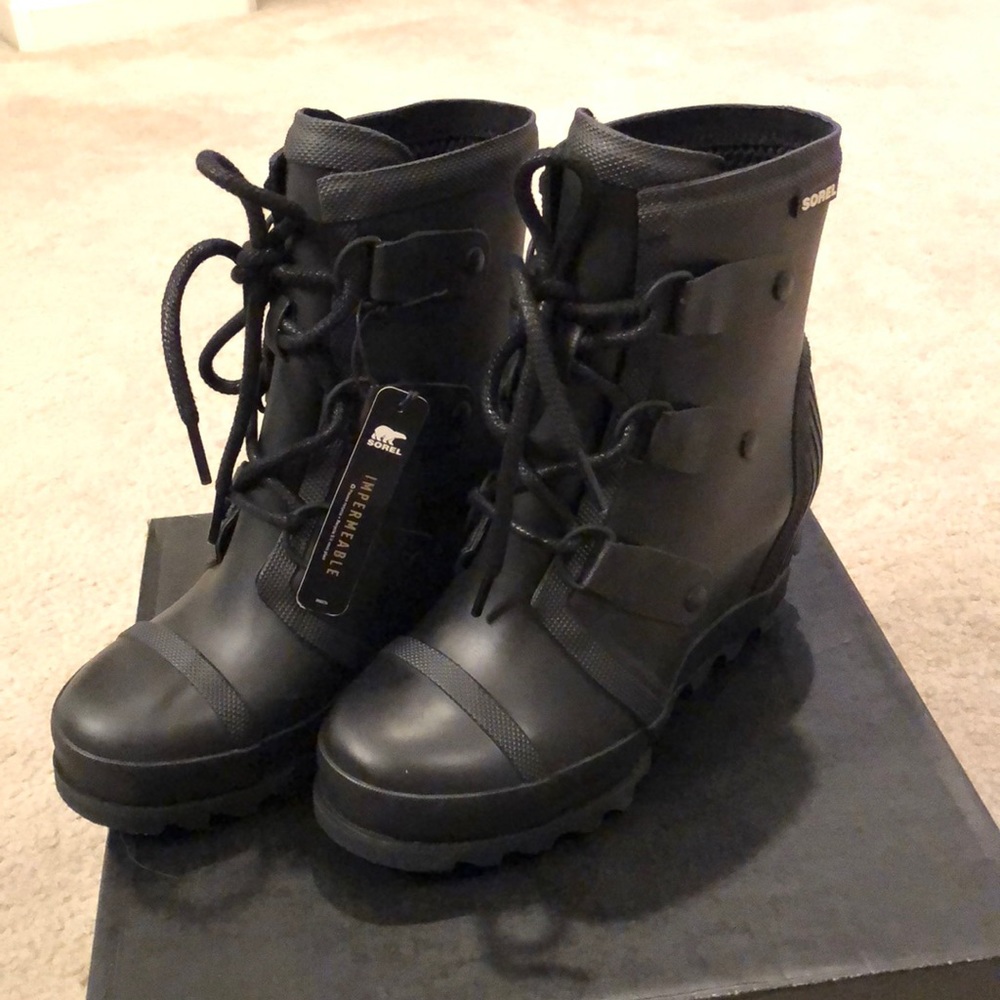 Sorel Joan Rain Wedge - 6 - Black - NWT